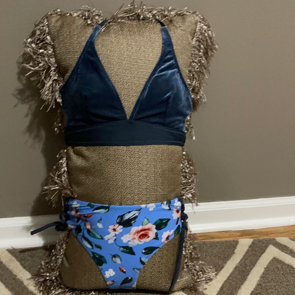 Shein bikini size S- never worn! Runs small